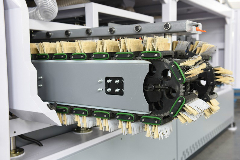 新品速递——青岛威特动力推出新款异型曲面砂光机