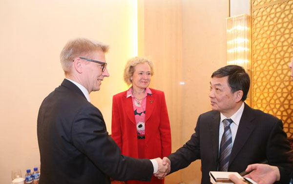 ͼһ������ũҵ�뻷��������Kimmo Tiilikainen�������й���ҵ���ܹ���ʦ���ƽ�����ڻ�ǰ���еػ���