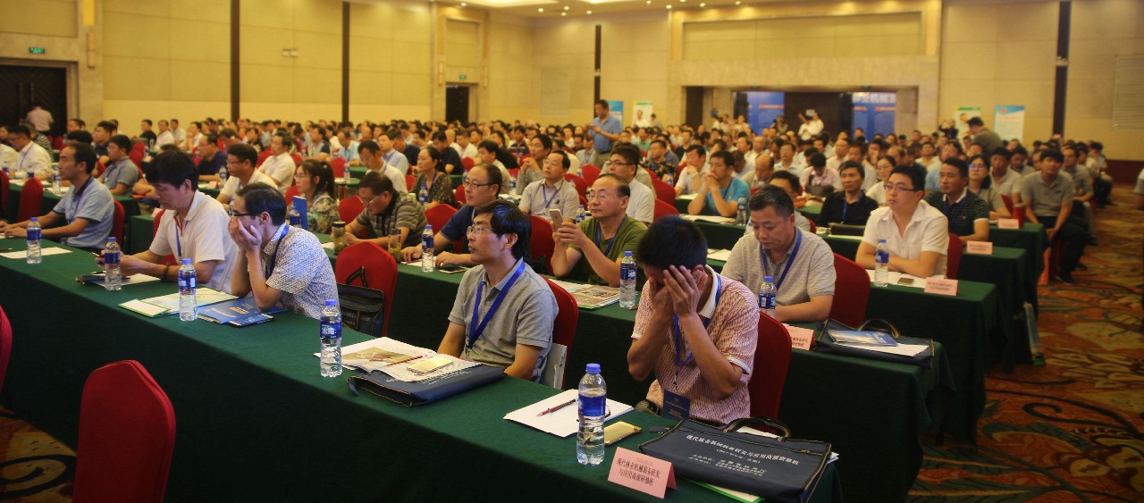 �����ȫ����ҵ��е��չ����ںϷ�¡���ٿ�